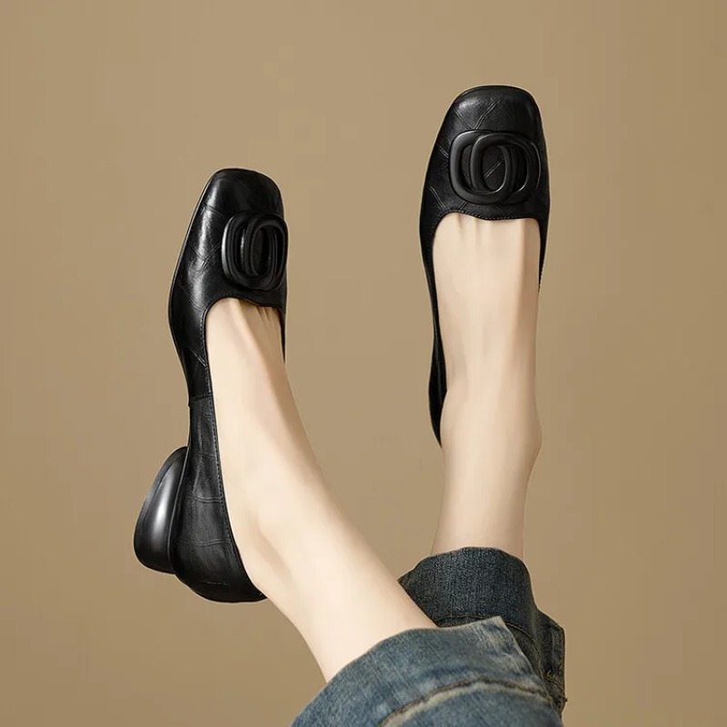 أحذية نسائية على الطراز الفرنس - مراجعة Heels وسعره