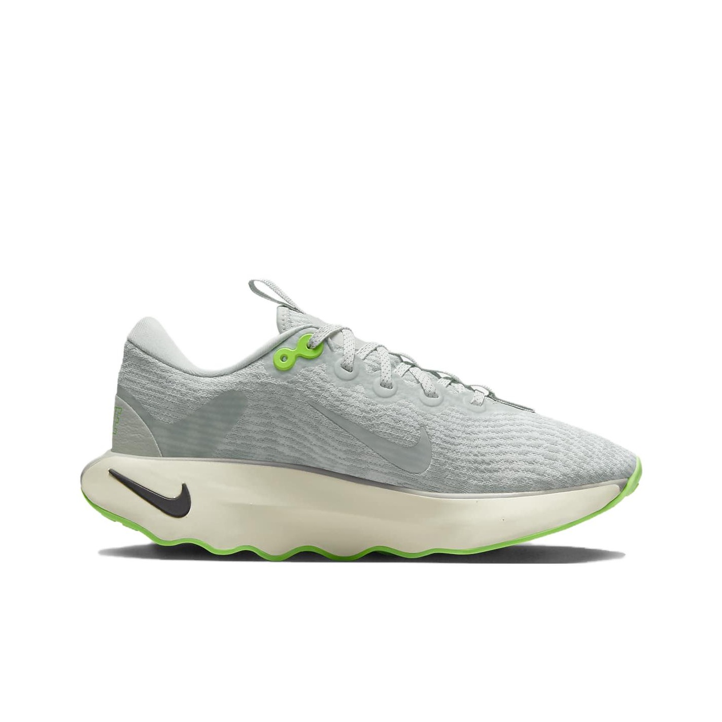 حذاء نايك موتيفا المريح للنساء - مراجعة Men'S Shoes وسعره