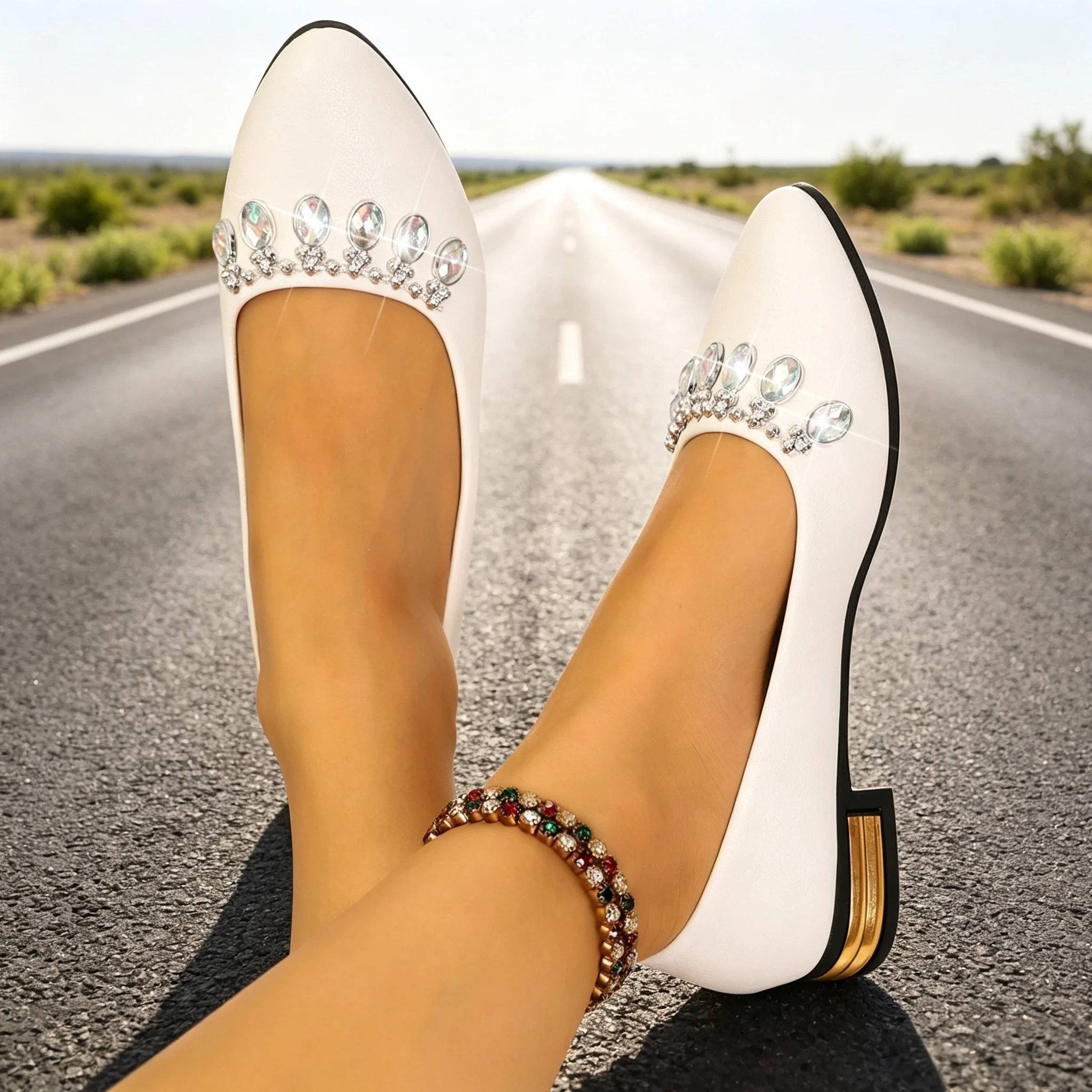 أحذية نسائية مسطحة ذات مقدمة م - مراجعة Heels وسعره